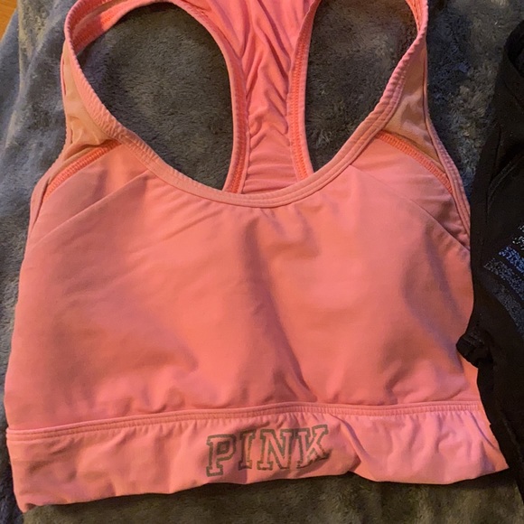 Sports bras - Picture 2 of 4